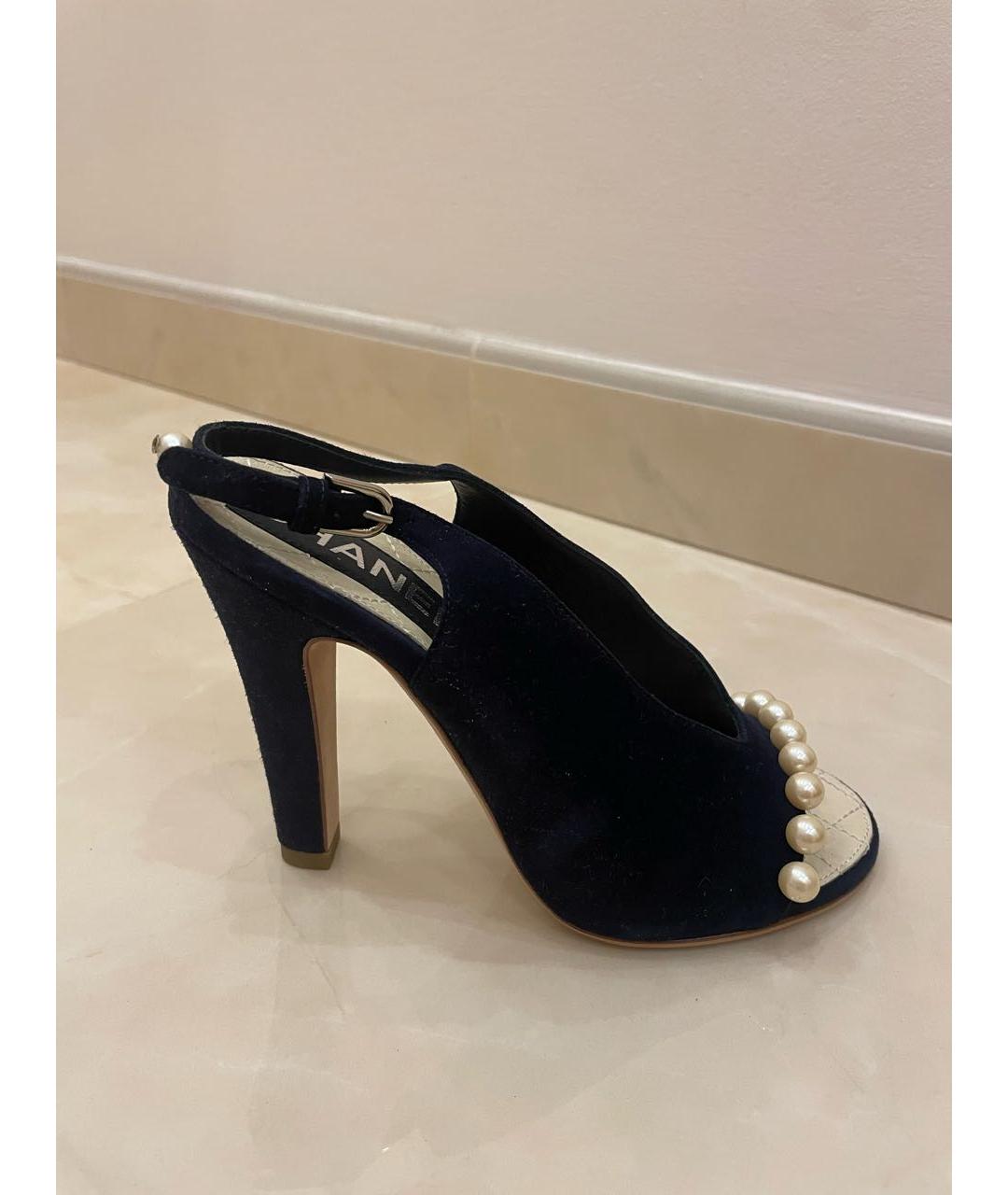 CHANEL Темно-синие замшевые босоножки, фото 5