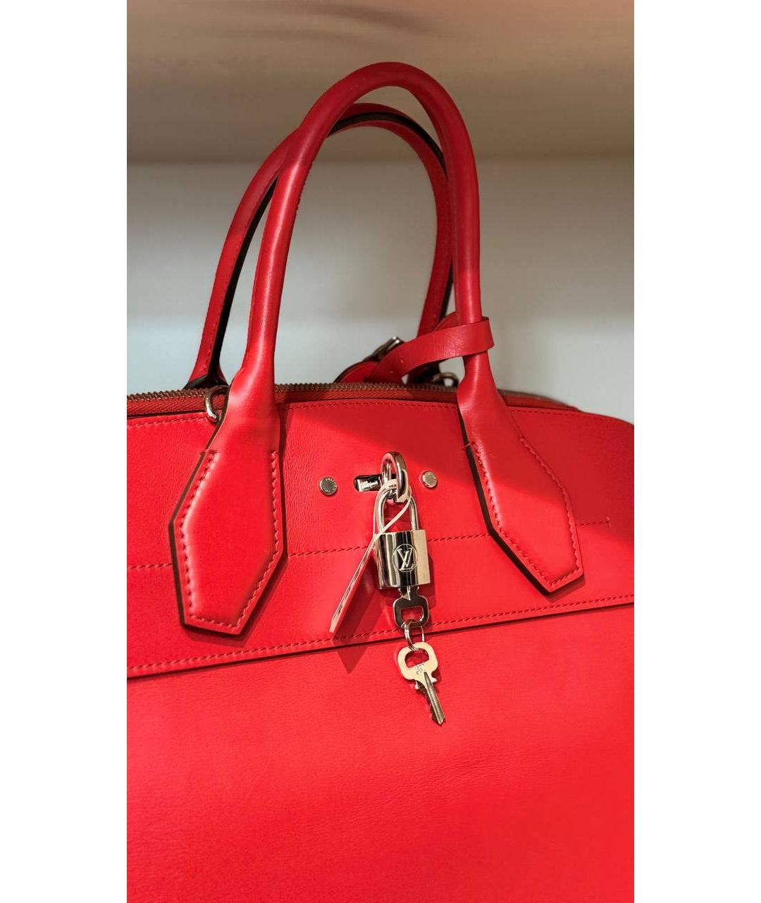 LOUIS VUITTON Красная кожаная сумка через плечо, фото 8