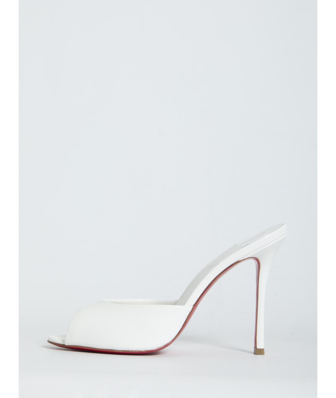 CHRISTIAN LOUBOUTIN Белые мюли из лакированной кожи, фото 4