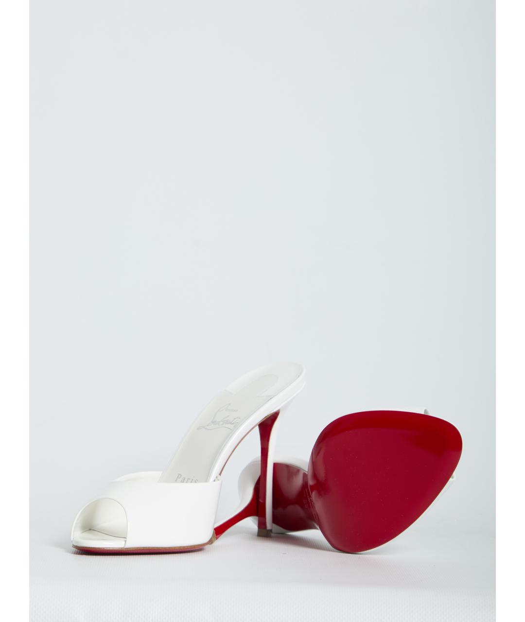 CHRISTIAN LOUBOUTIN Белые мюли из лакированной кожи, фото 5