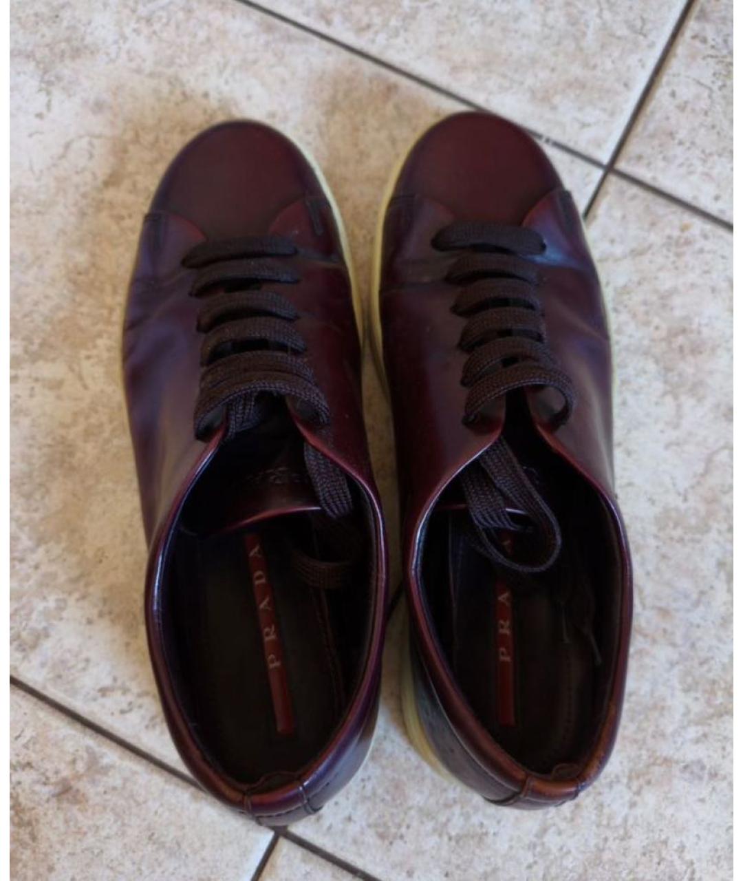 PRADA Бордовые кожаные низкие кроссовки / кеды, фото 4