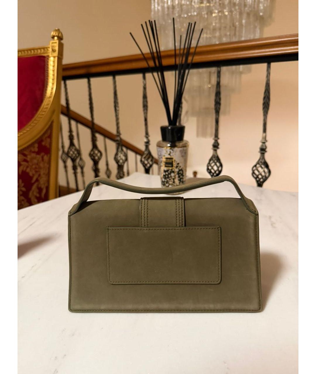 JACQUEMUS Хаки замшевая сумка с короткими ручками, фото 4
