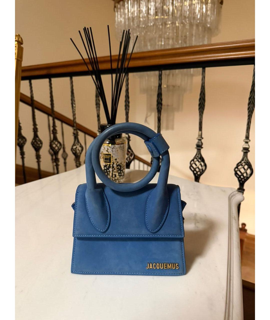 JACQUEMUS Голубая замшевая сумка с короткими ручками, фото 4
