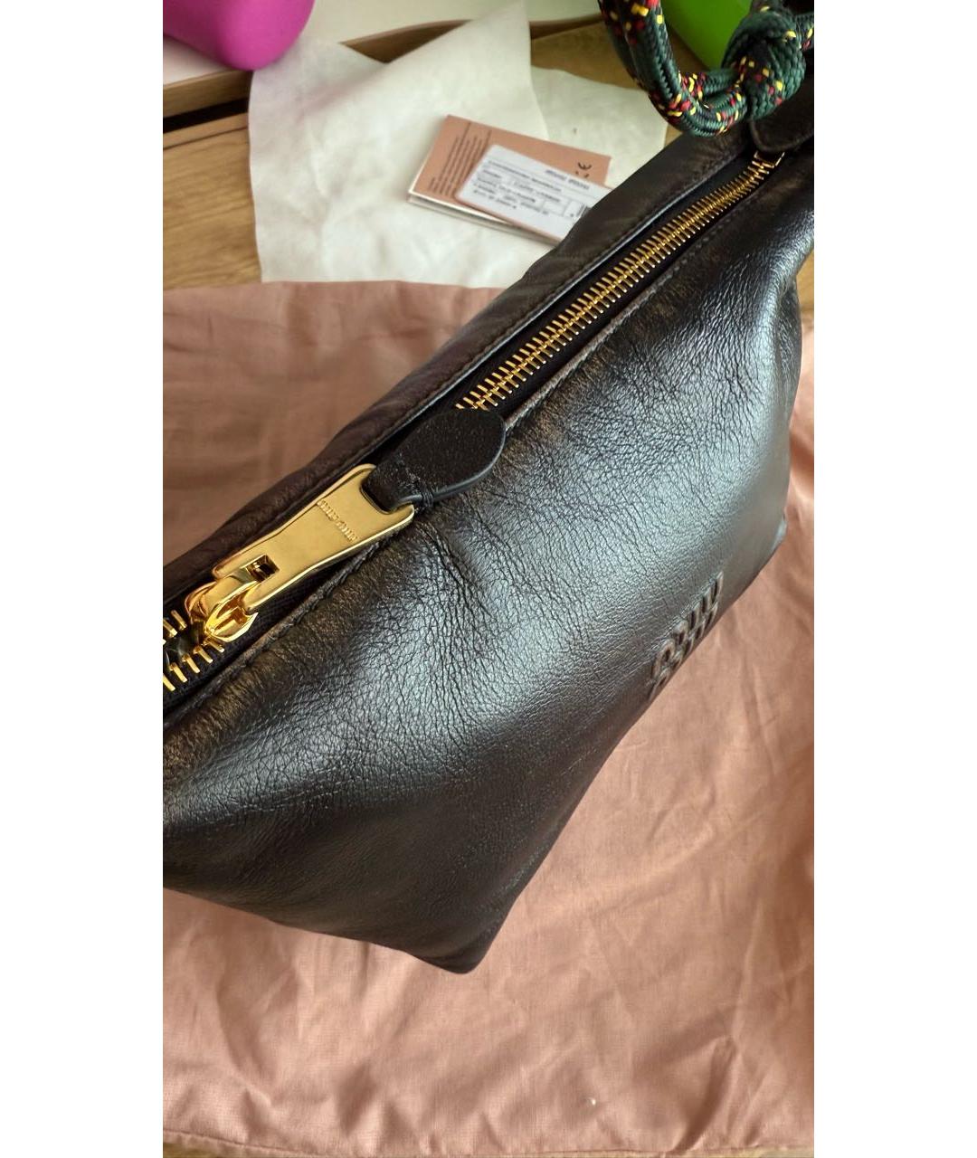 MIU MIU Коричневая кожаная сумка с короткими ручками, фото 4