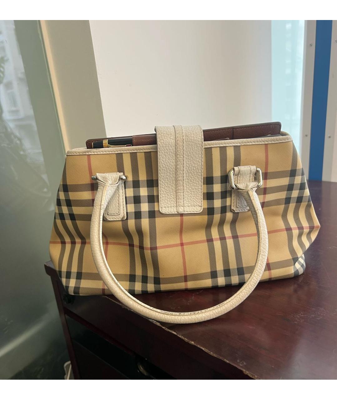 BURBERRY Бежевая сумка с короткими ручками, фото 3