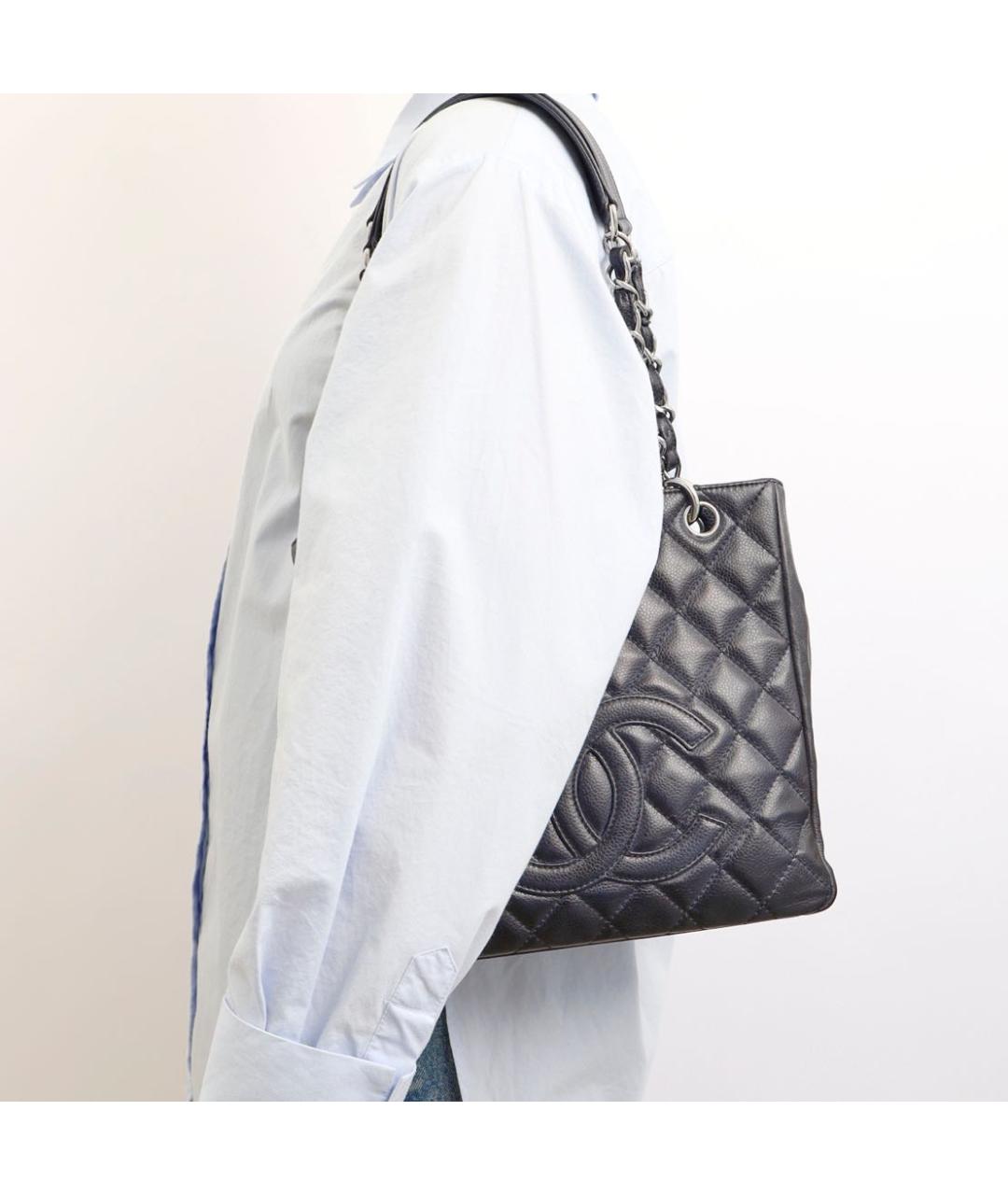 CHANEL Черная кожаная сумка тоут, фото 2