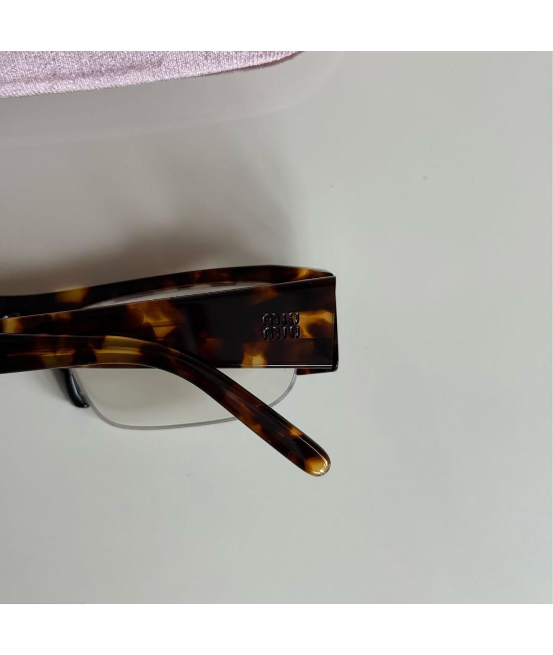 MIU MIU Коричневые пластиковые солнцезащитные очки, фото 4