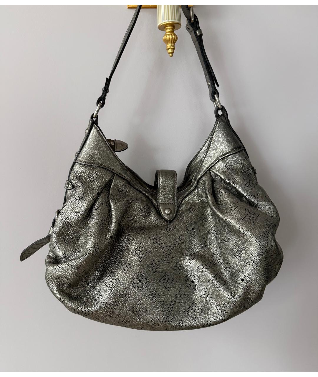 LOUIS VUITTON Серебряная кожаная сумка через плечо, фото 3