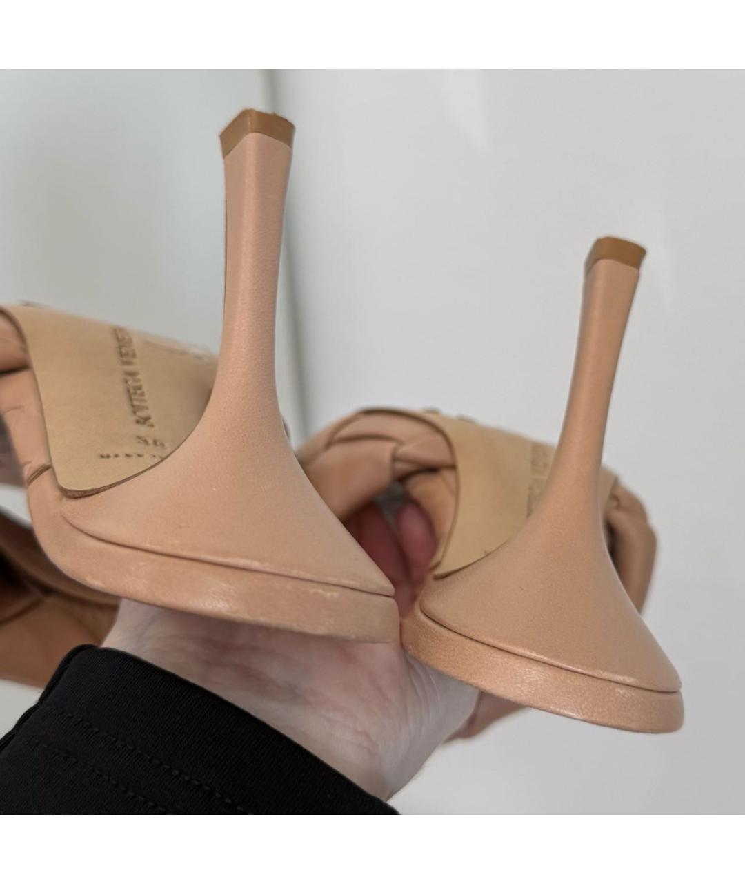 BOTTEGA VENETA Бежевые кожаные мюли, фото 6