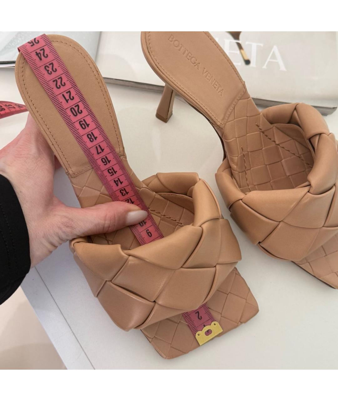 BOTTEGA VENETA Бежевые кожаные мюли, фото 8