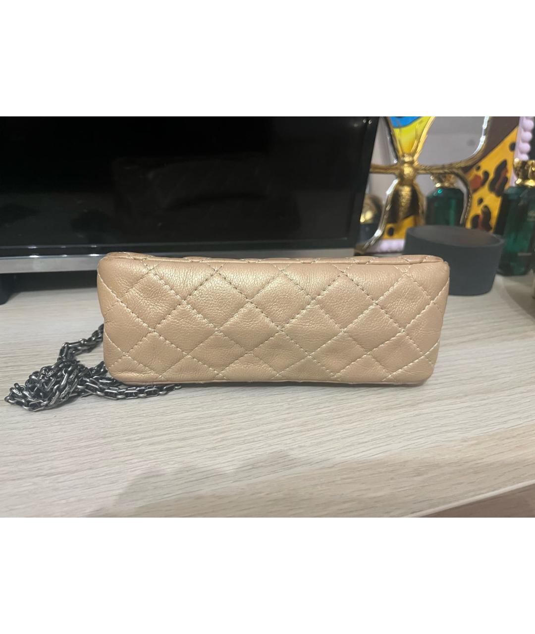 CHANEL Бежевая кожаная сумка через плечо, фото 5