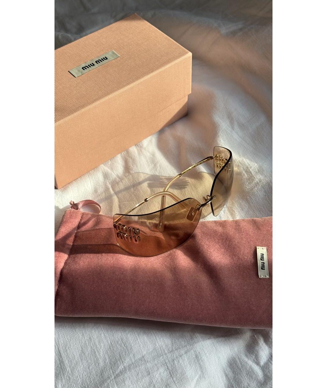 MIU MIU Золотые металлические солнцезащитные очки, фото 4