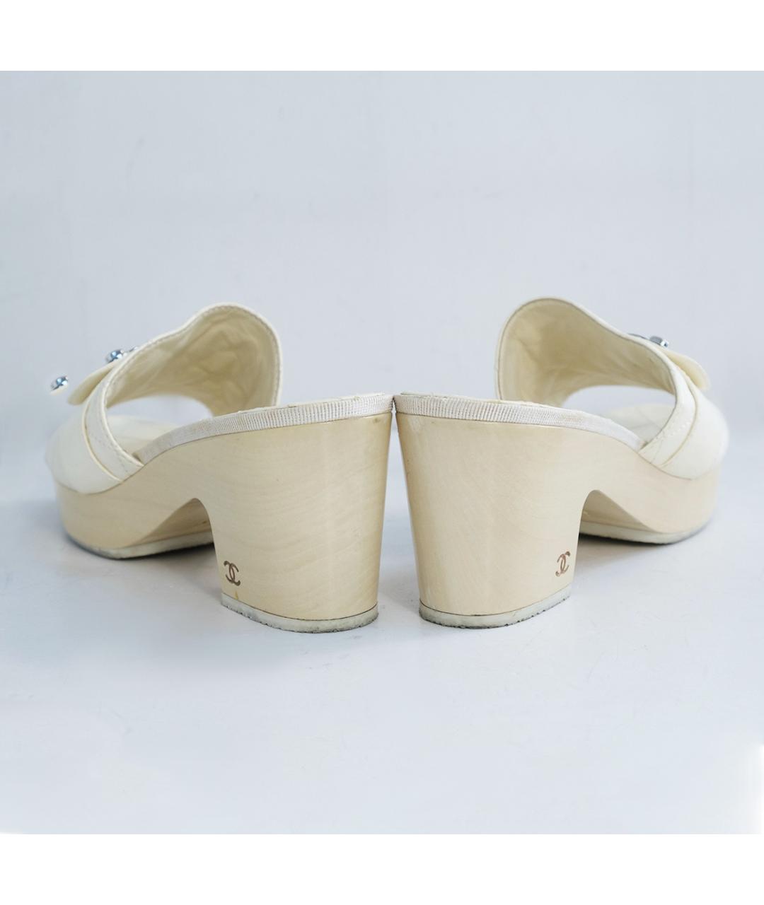 CHANEL Белые кожаные мюли, фото 5