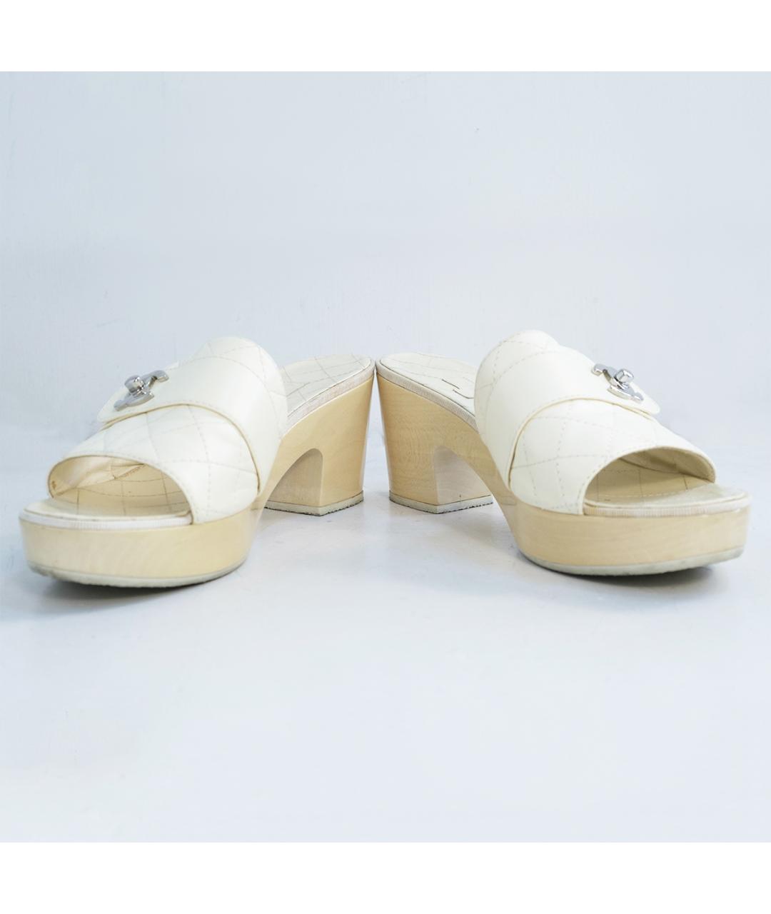 CHANEL Белые кожаные мюли, фото 4