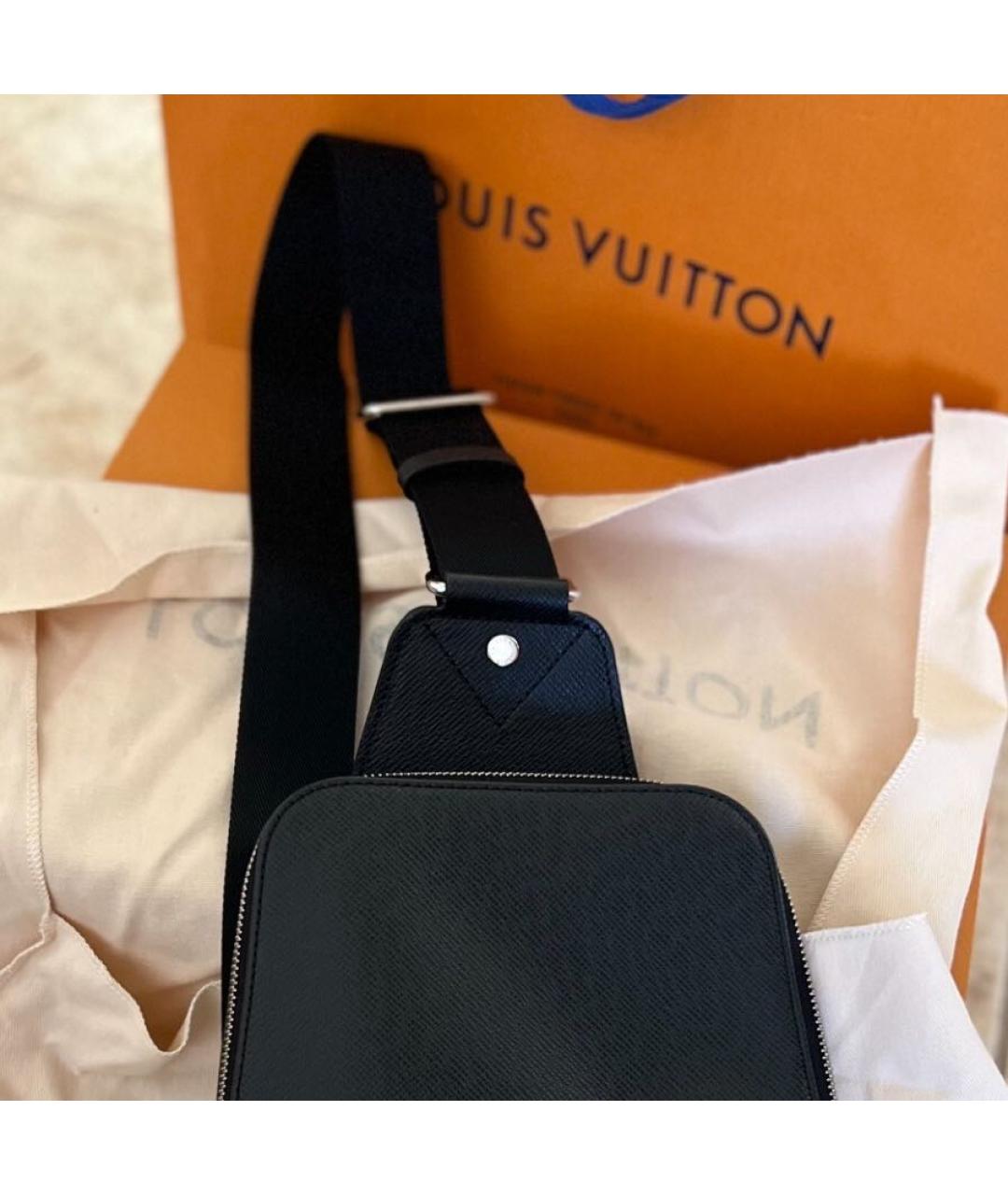 LOUIS VUITTON Черная кожаная барсетка, фото 2