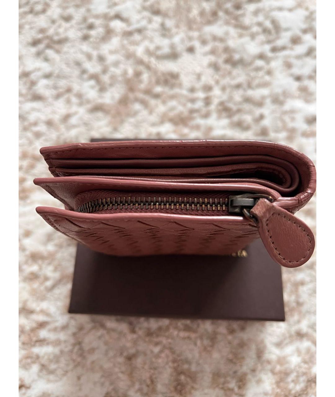 BOTTEGA VENETA Розовый кожаный кошелек, фото 5