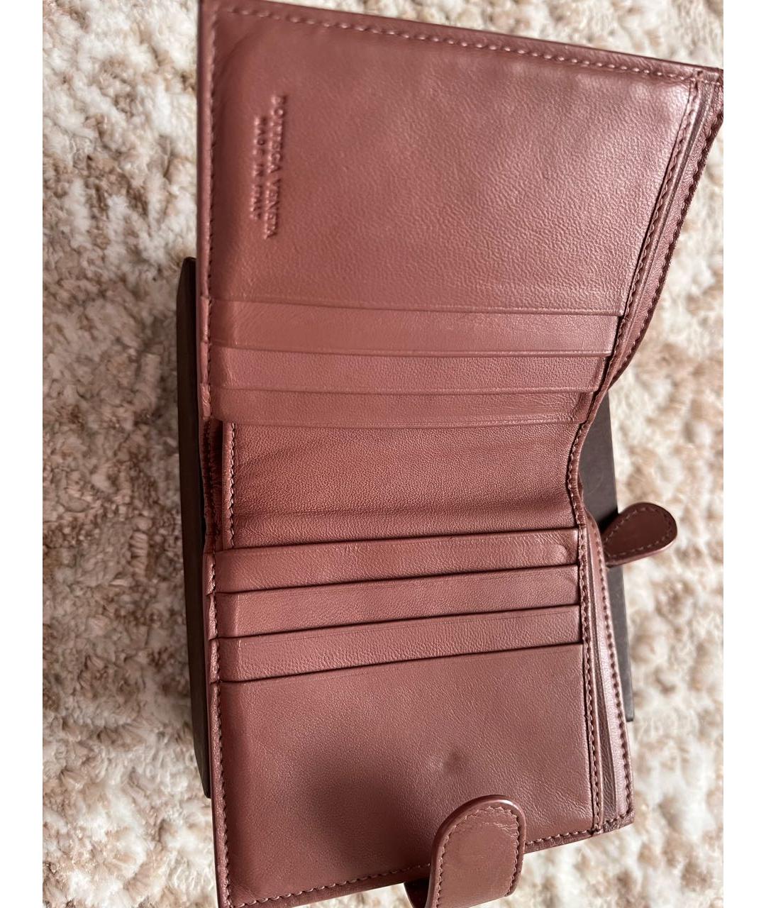 BOTTEGA VENETA Розовый кожаный кошелек, фото 4