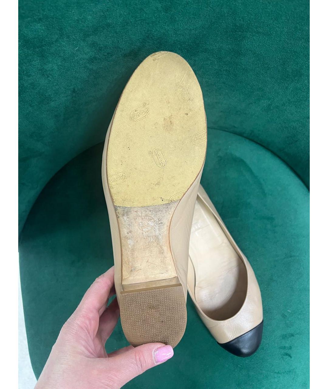 CHANEL Бежевые кожаные балетки, фото 5
