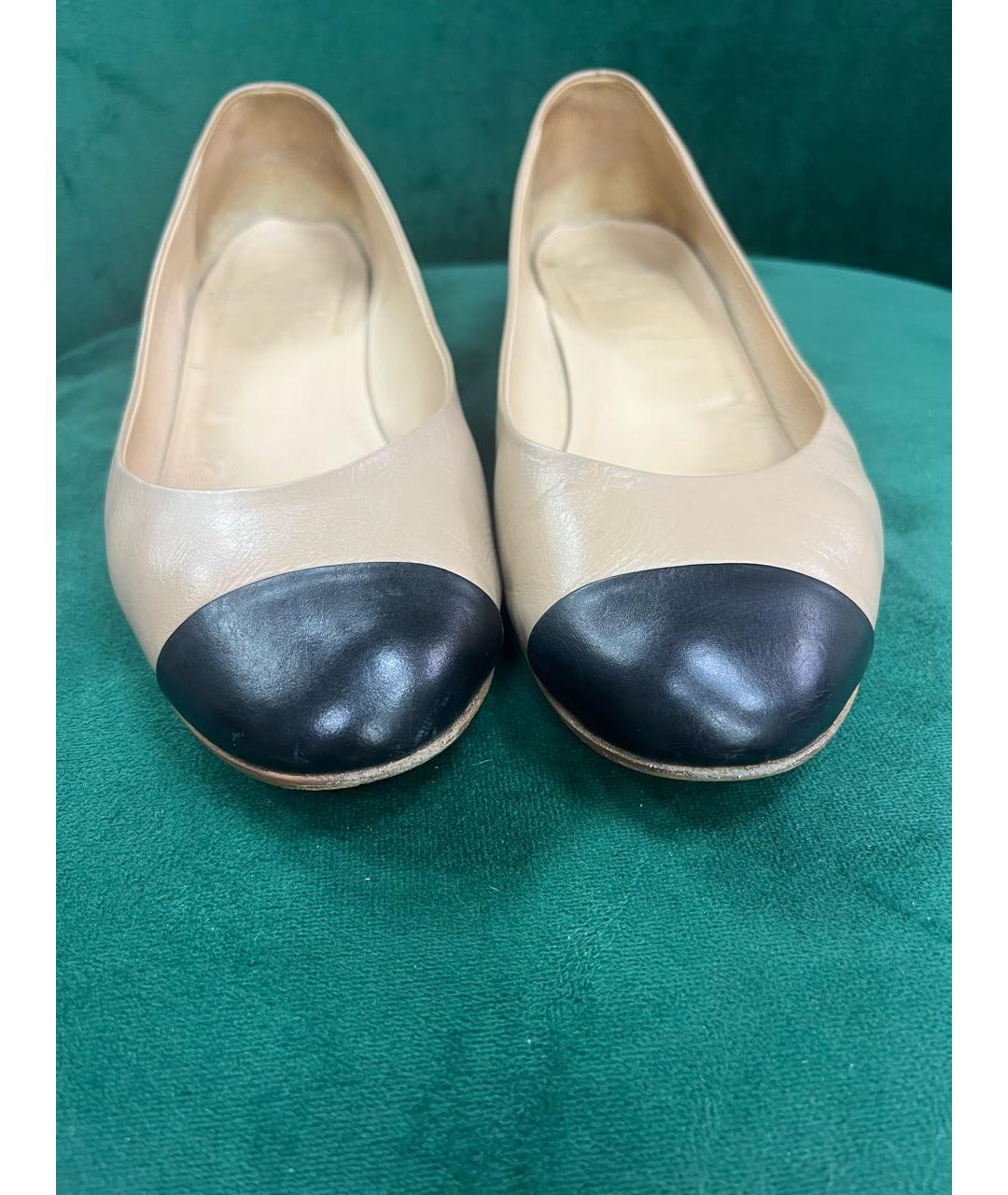 CHANEL Бежевые кожаные балетки, фото 2
