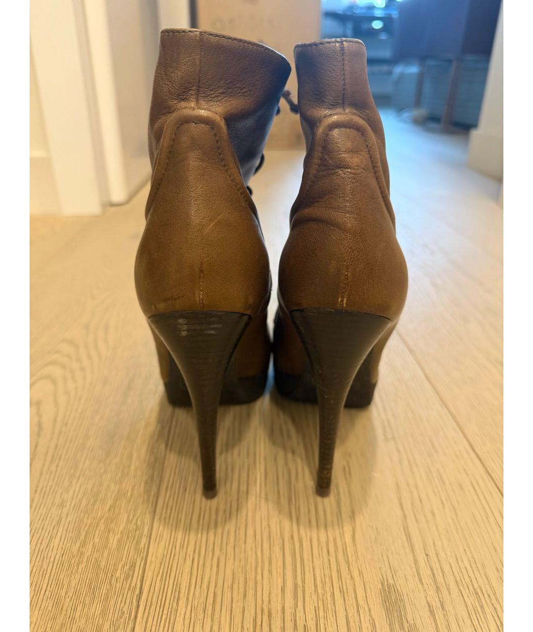 YVES SAINT LAURENT BEAUTY Горчичные кожаные ботильоны, фото 5