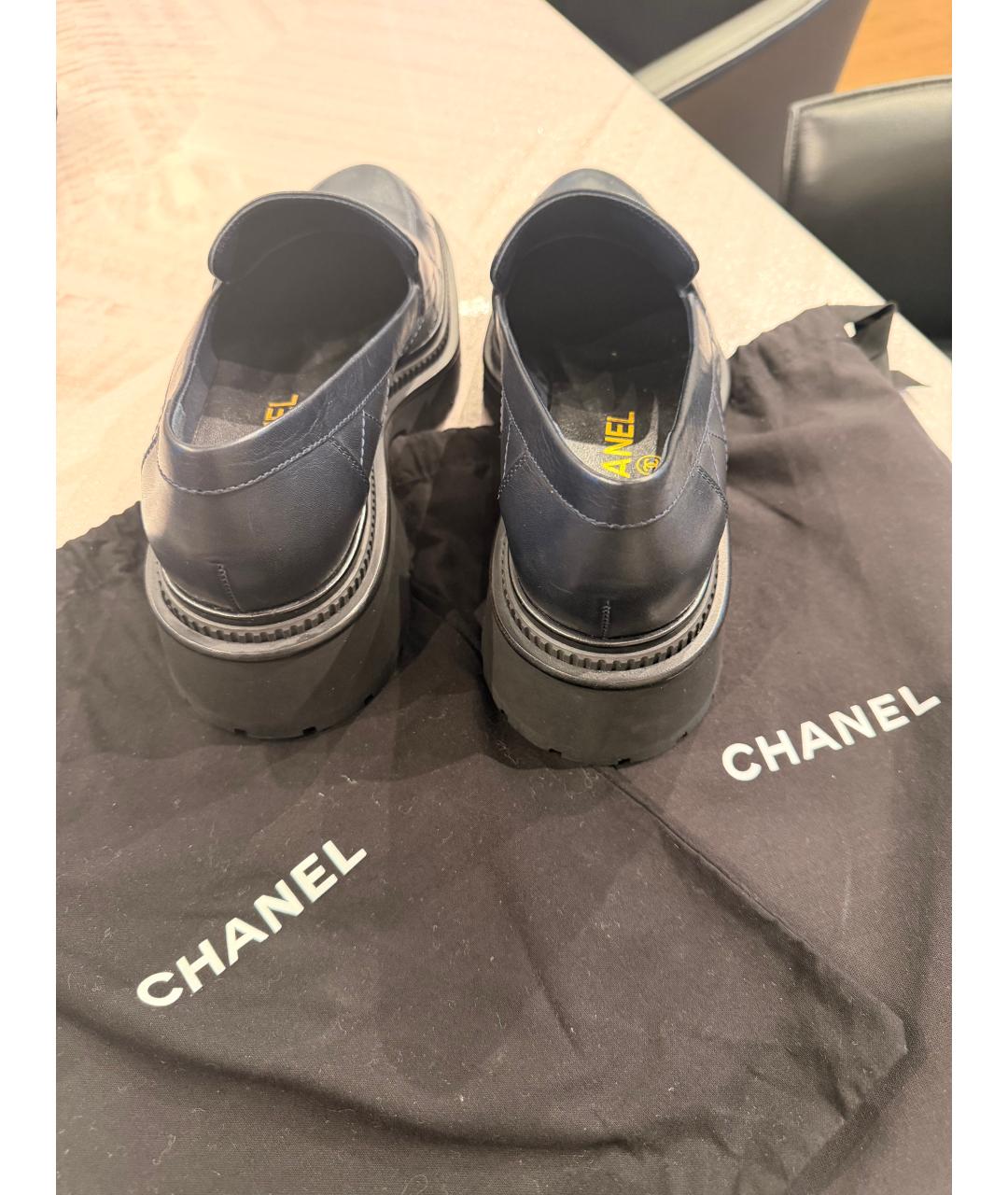 CHANEL Темно-синие кожаные лоферы, фото 3