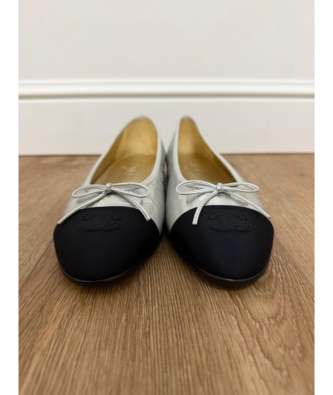 CHANEL Серебряные кожаные балетки, фото 2