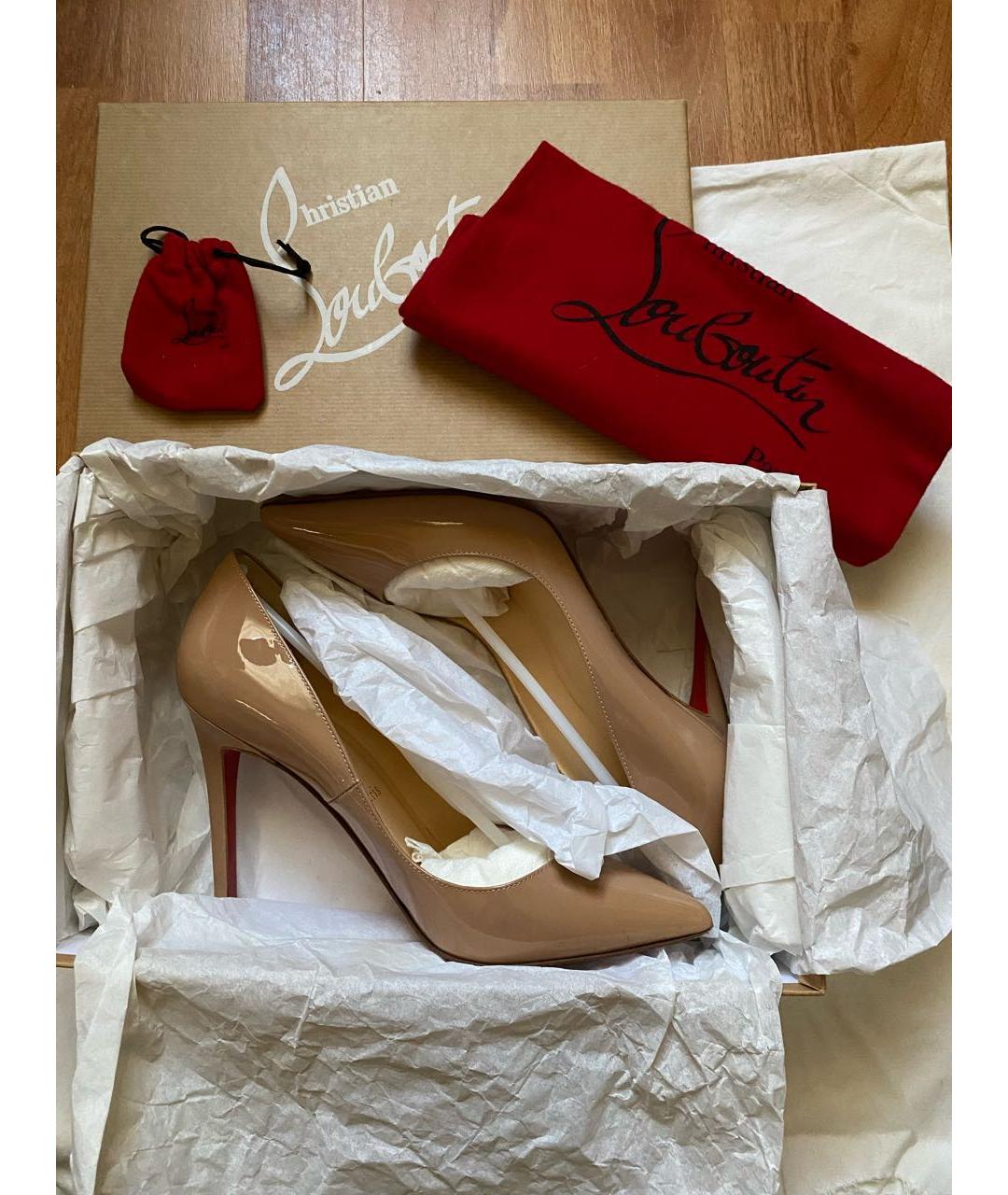 CHRISTIAN LOUBOUTIN Бежевые туфли из лакированной кожи, фото 5