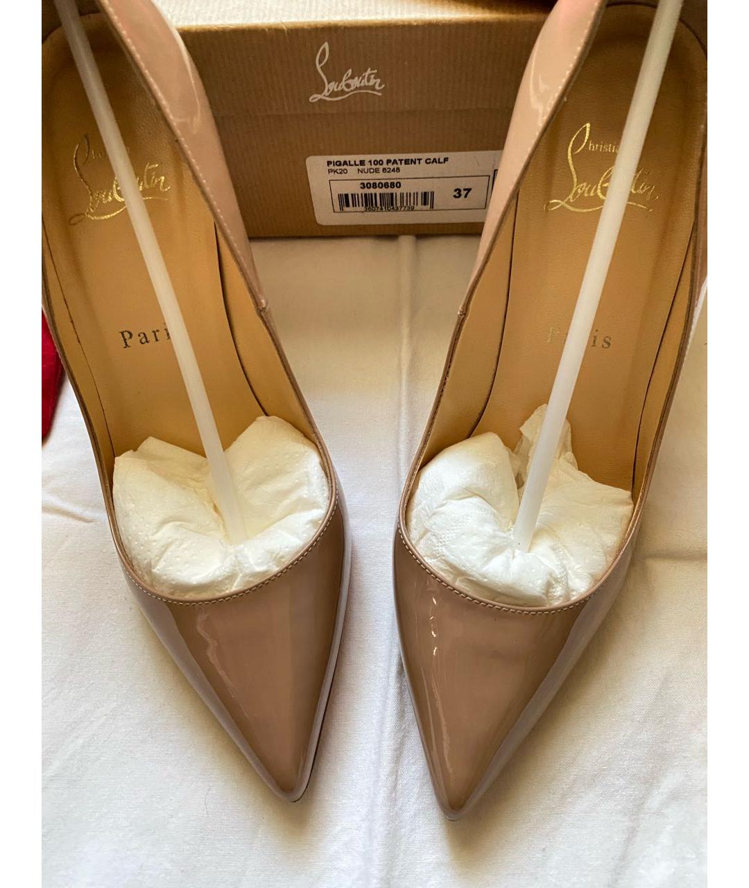 CHRISTIAN LOUBOUTIN Бежевые туфли из лакированной кожи, фото 6