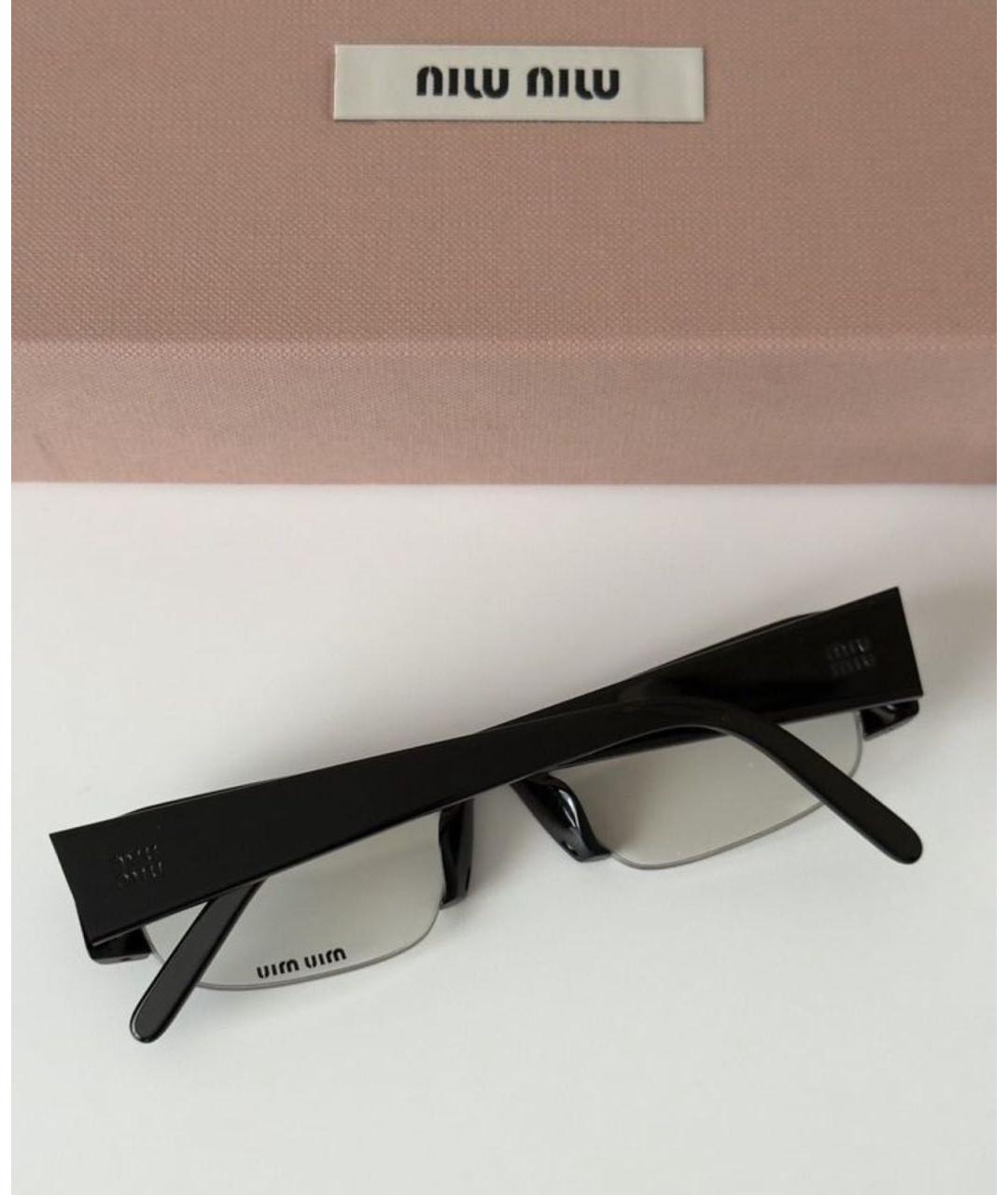 MIU MIU Черные пластиковые солнцезащитные очки, фото 3