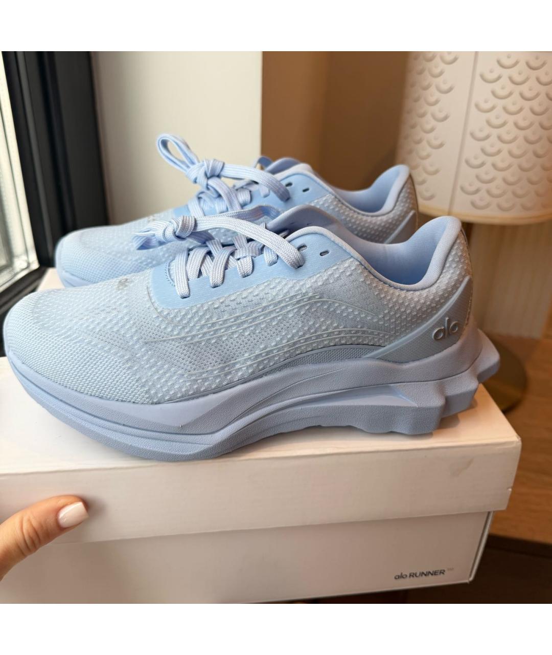 ALO YOGA Голубые текстильные кроссовки, фото 6