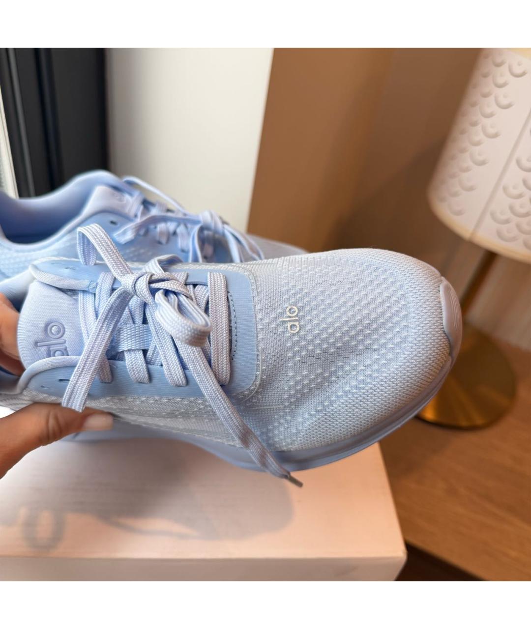 ALO YOGA Голубые текстильные кроссовки, фото 4