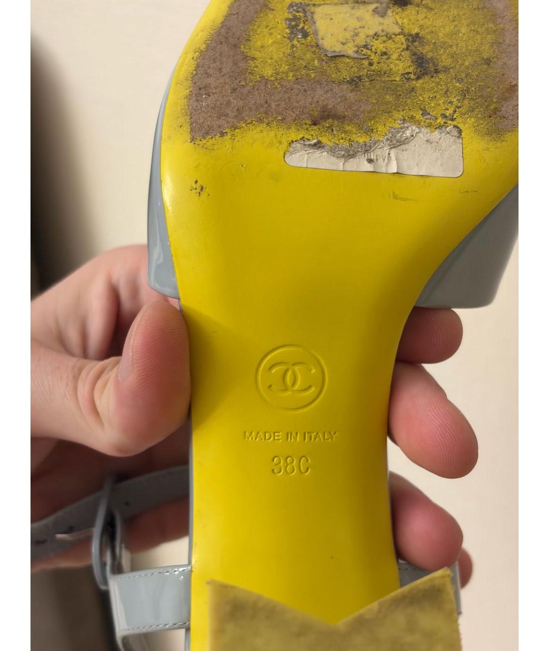 CHANEL Голубые босоножки из лакированной кожи, фото 7