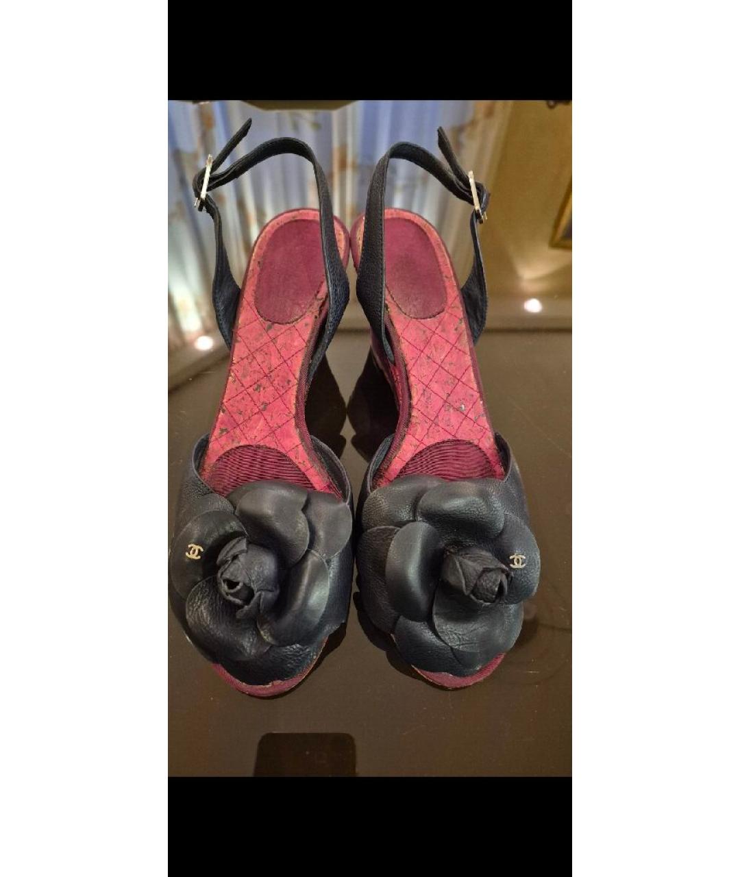 CHANEL Темно-синие кожаные босоножки, фото 2