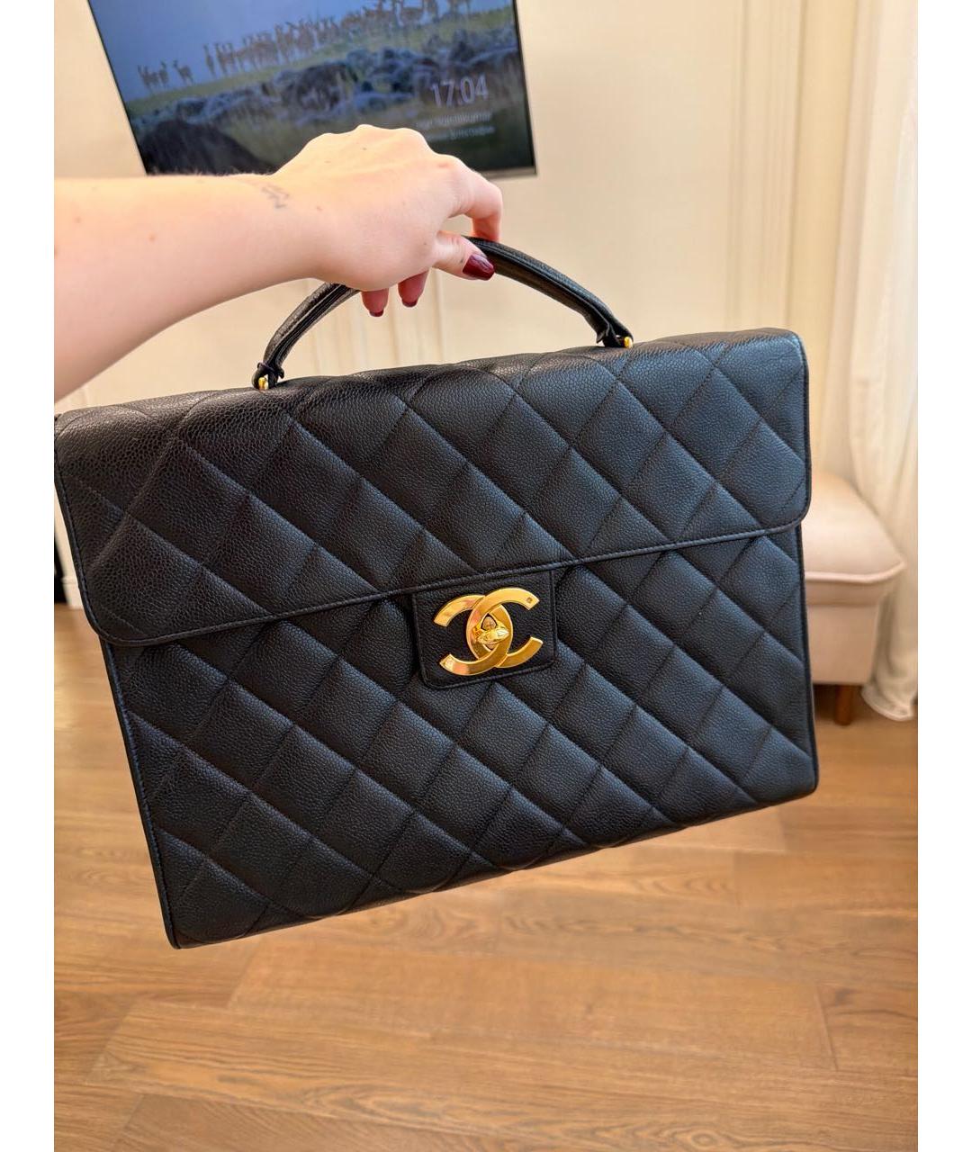 CHANEL Черная кожаная сумка с короткими ручками, фото 2