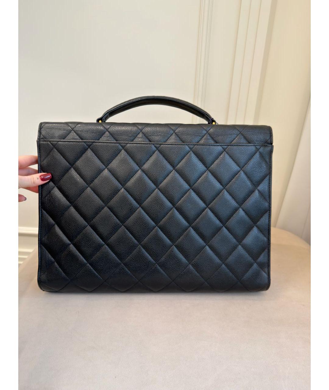 CHANEL Черная кожаная сумка с короткими ручками, фото 5