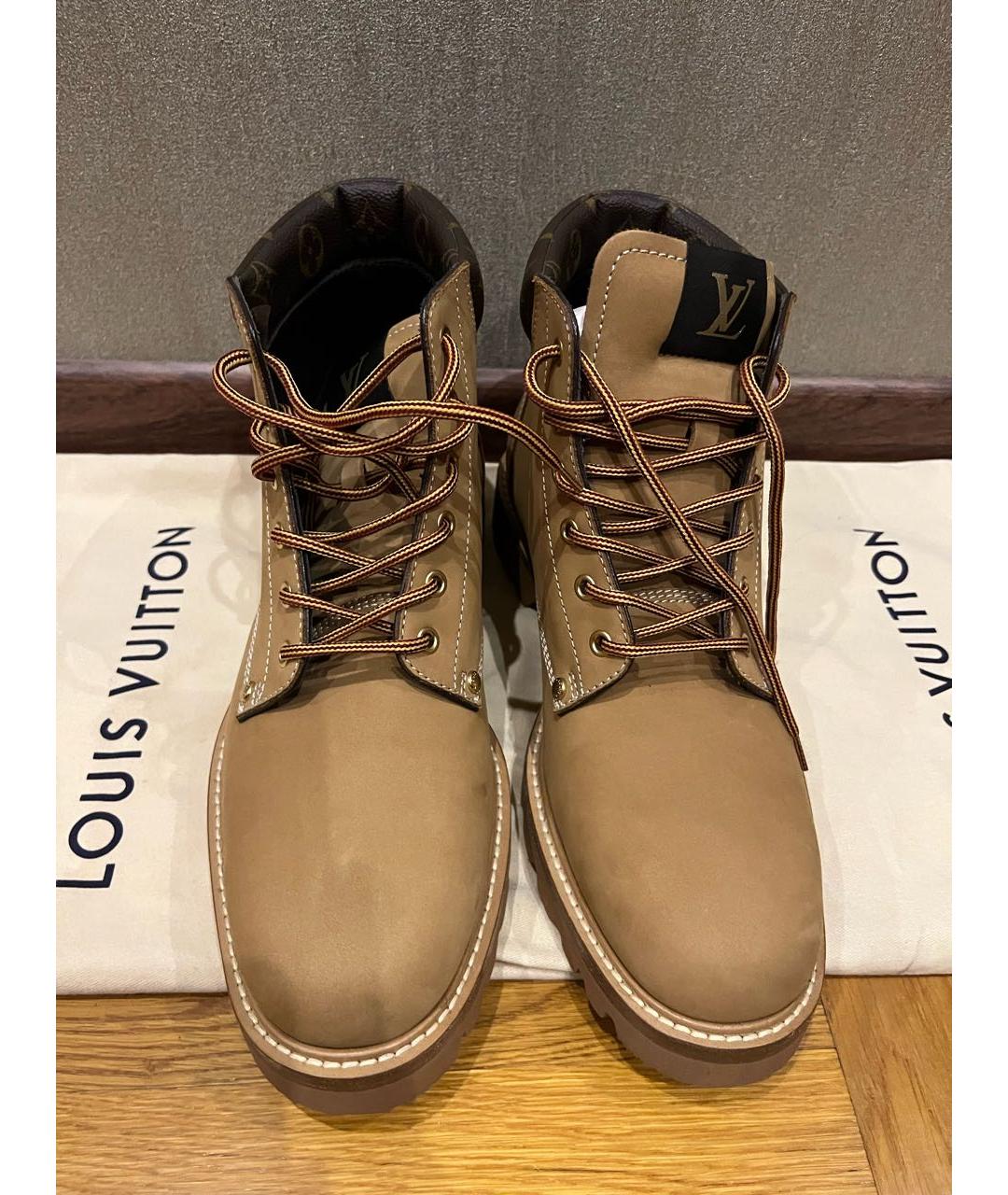 LOUIS VUITTON Бежевые нубуковые низкие ботинки, фото 2