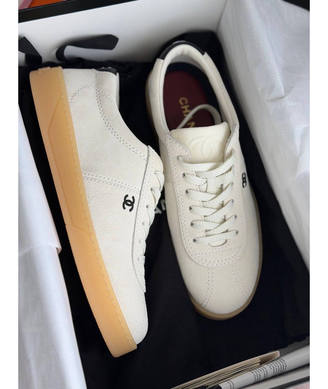 CHANEL Бежевые замшевые кеды, фото 2