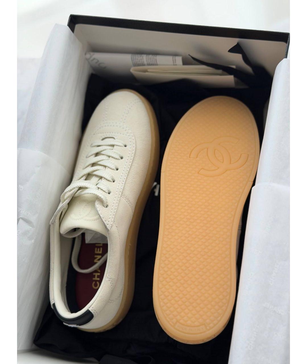 CHANEL Бежевые замшевые кеды, фото 4