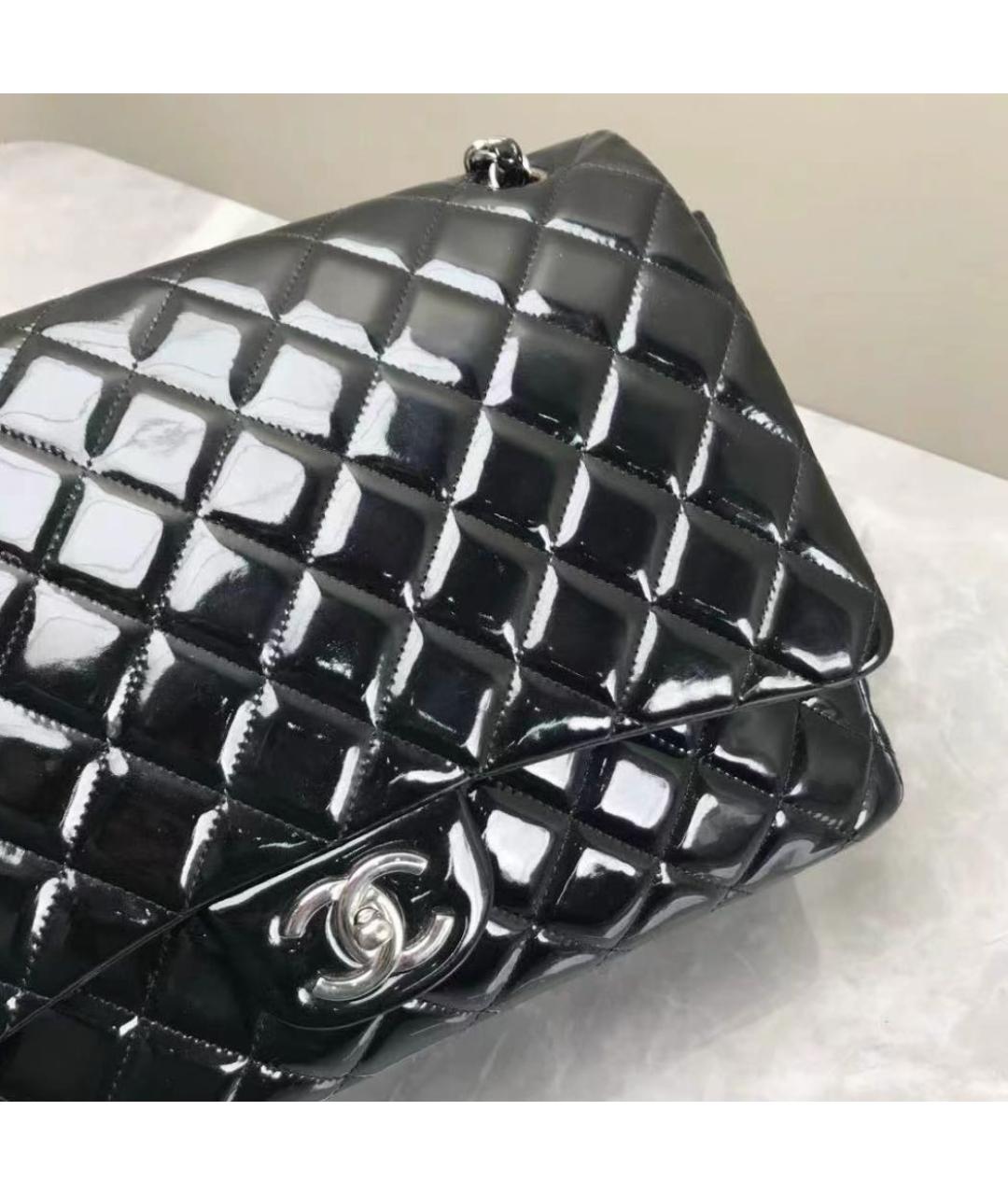 CHANEL Черная сумка через плечо из лакированной кожи, фото 4