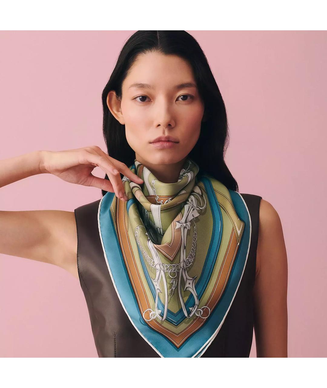 HERMES Зеленый шелковый платок, фото 4