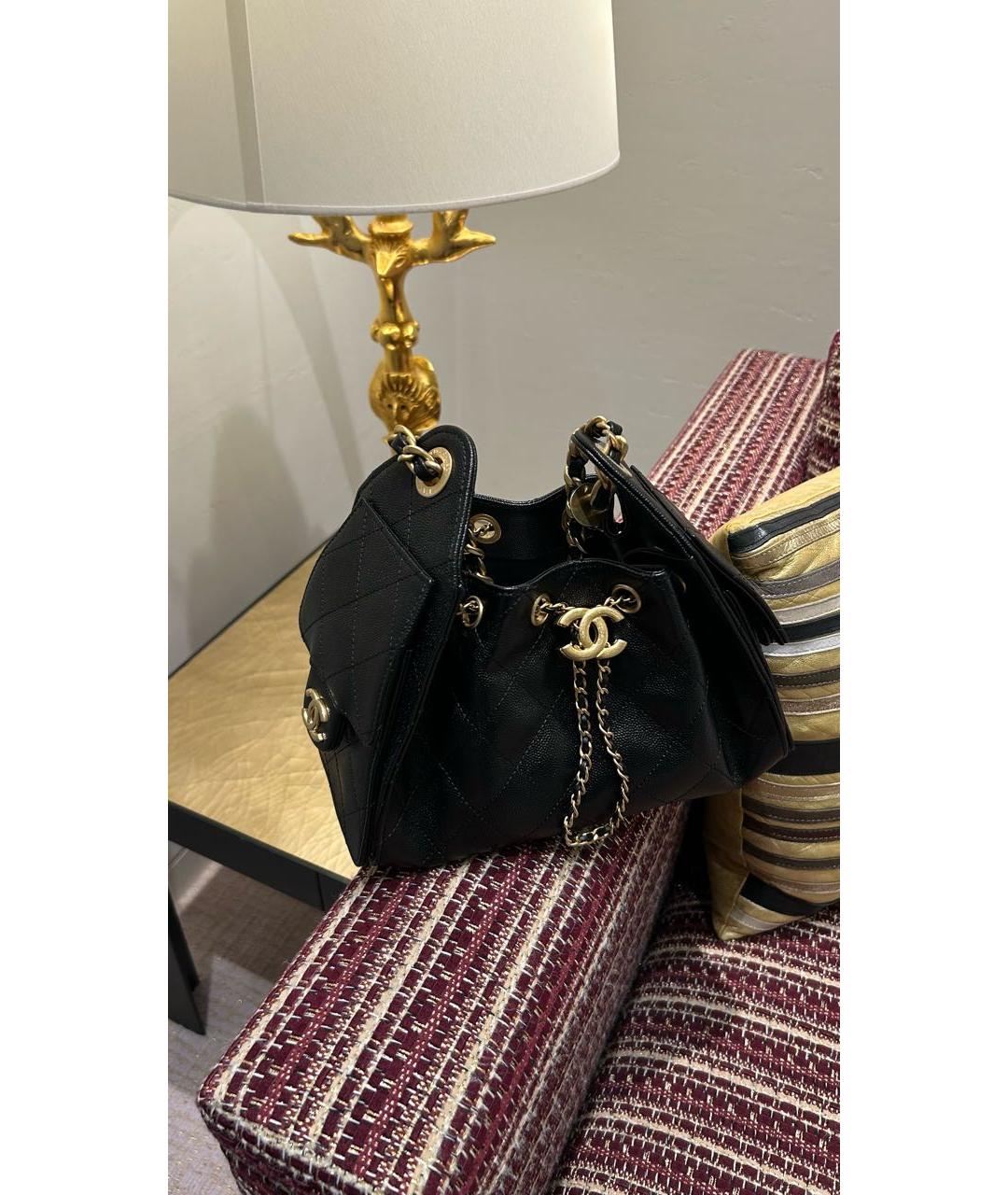 CHANEL Черная кожаная сумка через плечо, фото 2