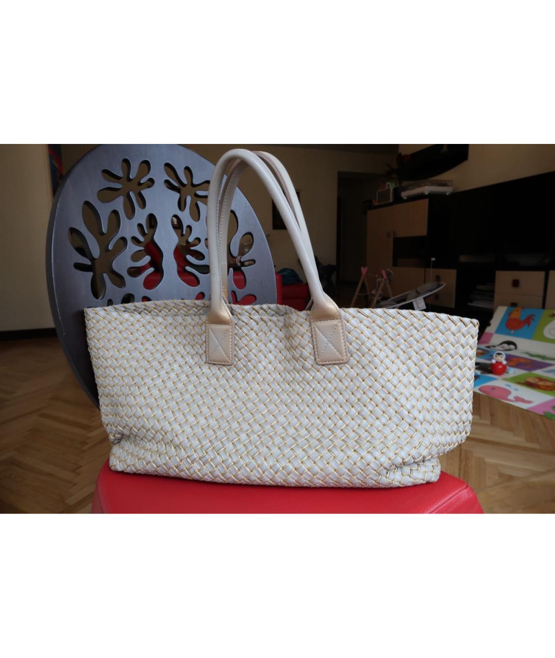 BOTTEGA VENETA Бежевая кожаная сумка тоут, фото 8