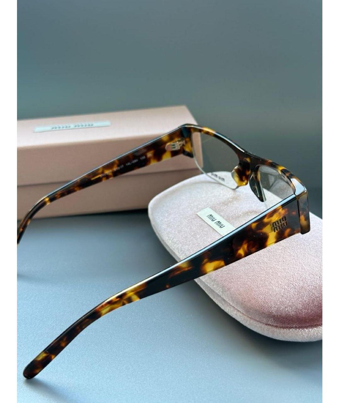 MIU MIU Коричневые пластиковые солнцезащитные очки, фото 5