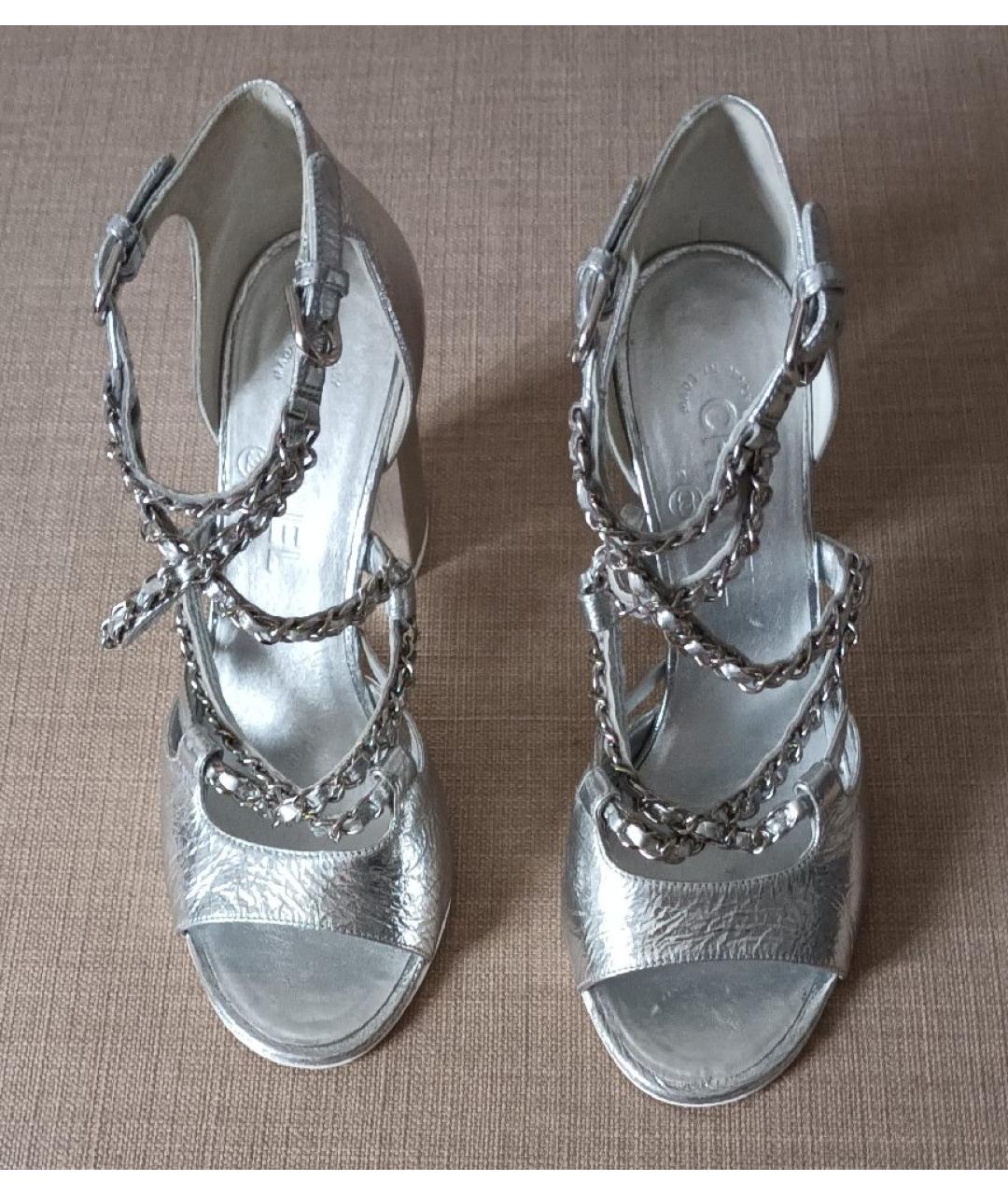 CHANEL Серебряные кожаные босоножки, фото 2