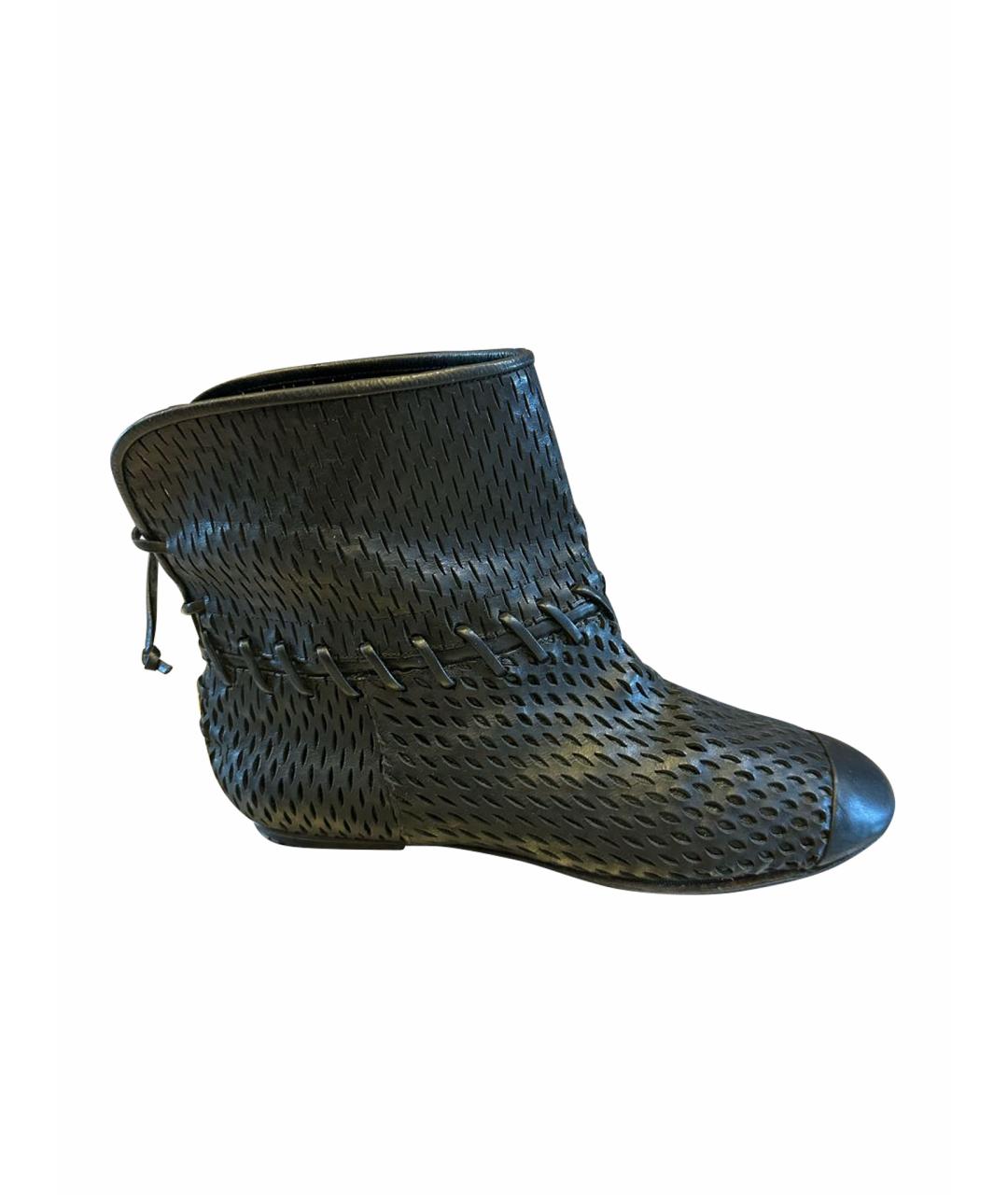 CHANEL Черные кожаные ботильоны, фото 1