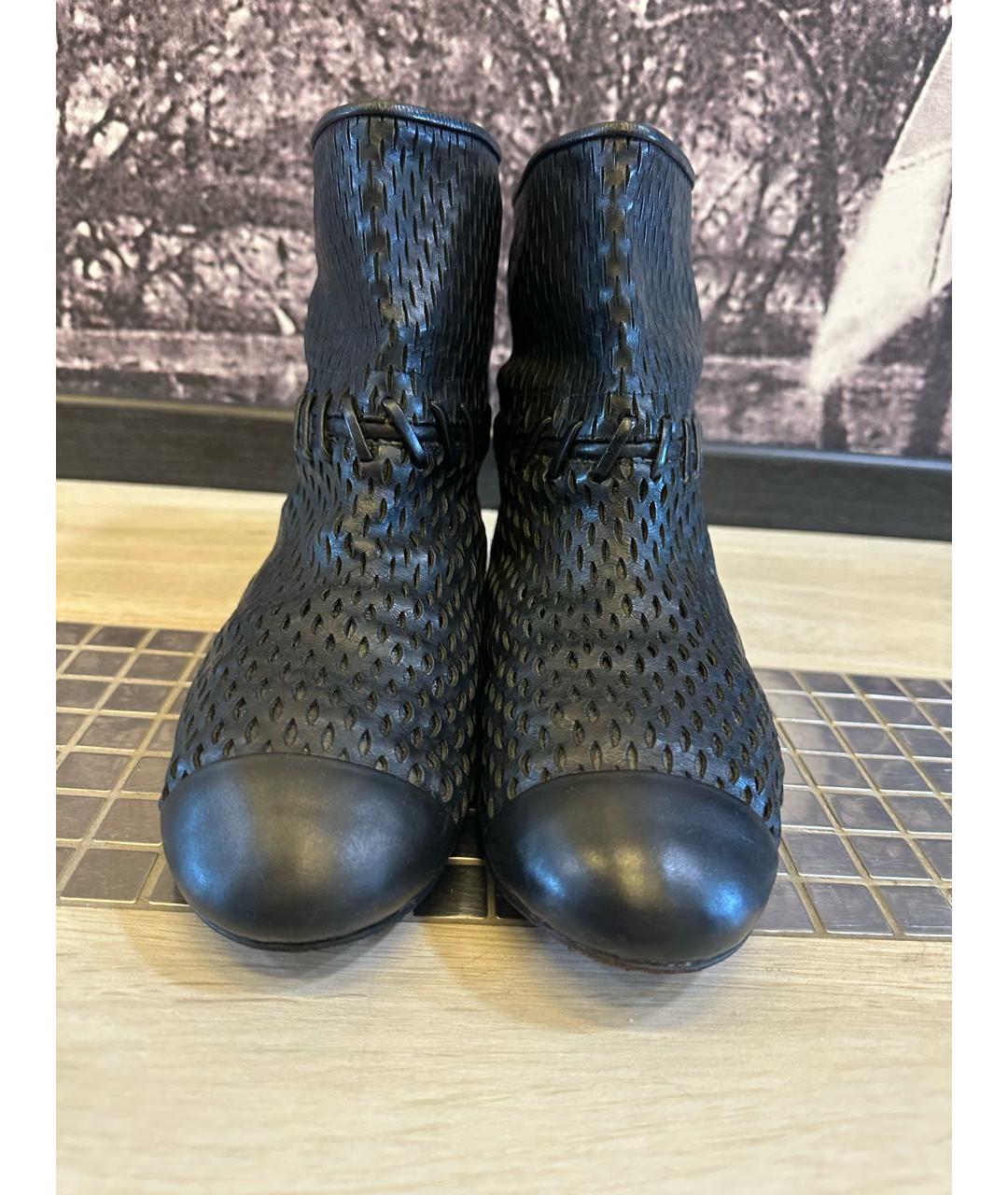 CHANEL Черные кожаные ботильоны, фото 2