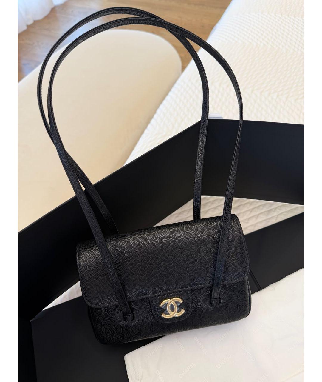 CHANEL Черная кожаная сумка с короткими ручками, фото 8