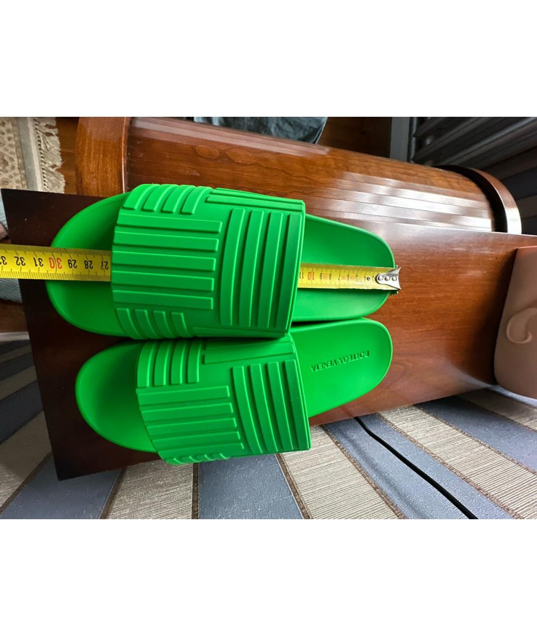BOTTEGA VENETA Зеленые резиновые шлепанцы, фото 6