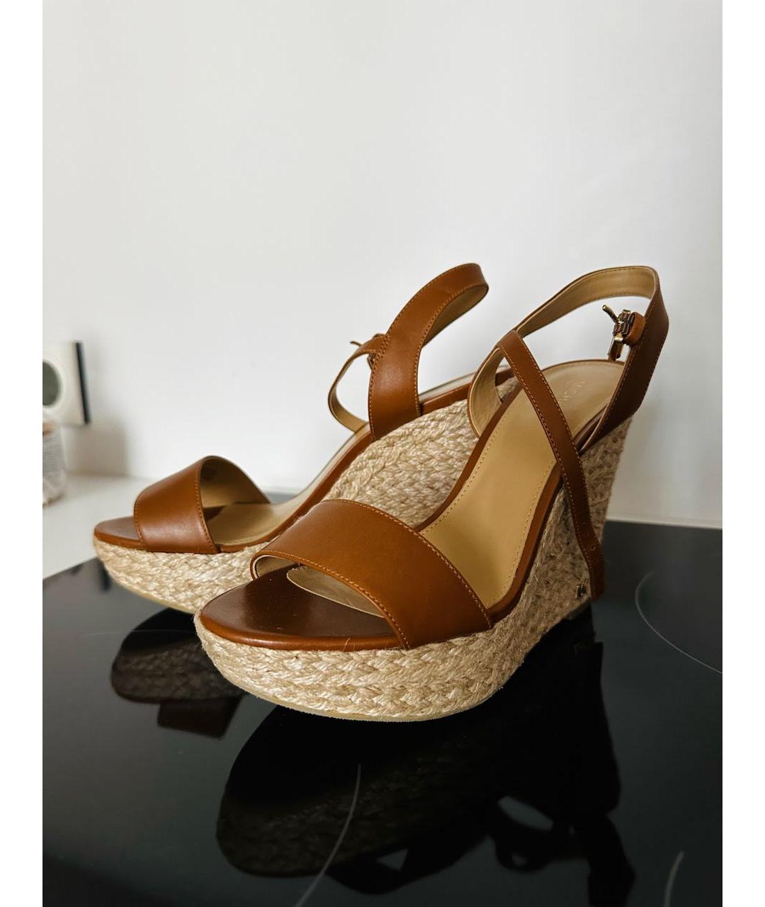 MICHAEL KORS Коричневые кожаные босоножки, фото 6