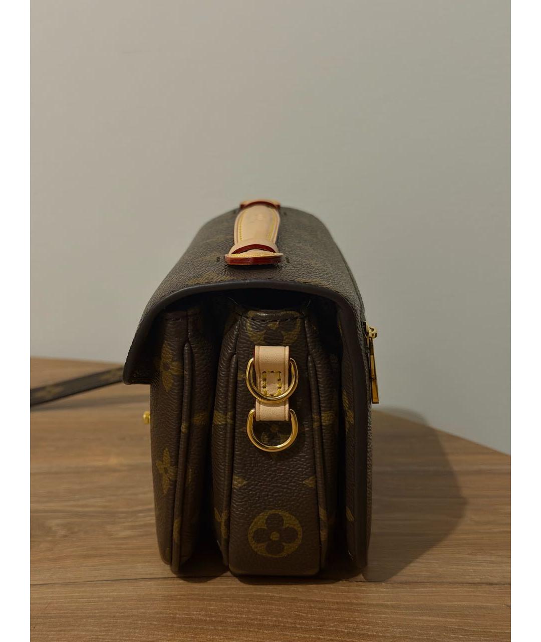 LOUIS VUITTON Коричневая сумка с короткими ручками, фото 4